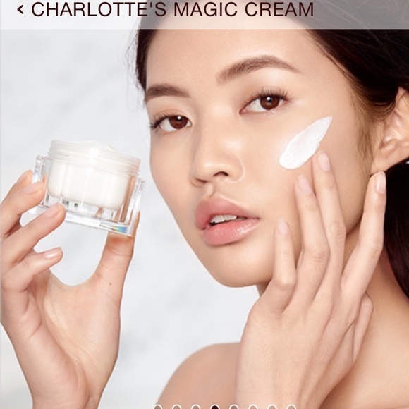 Charlotte Tilbury CHARLOTTE'S MAGIC CREAM
30 ML MOISTURISER - Picture 3 of 10